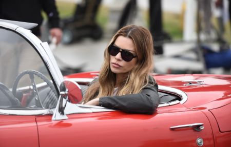 Lauren is the aspiring actress who started her career with stage shows and became popular.